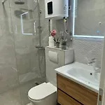 & Papa - Two Bedroom With Balcony And Partial Sea View Apartament *