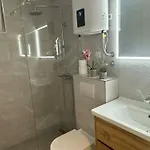 & Papa - Two Bedroom With Balcony And Partial Sea View Mlini