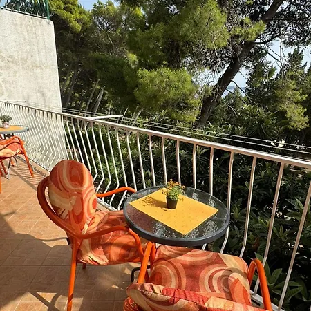 & Papa - Two Bedroom With Balcony And Partial Sea View Apartment *