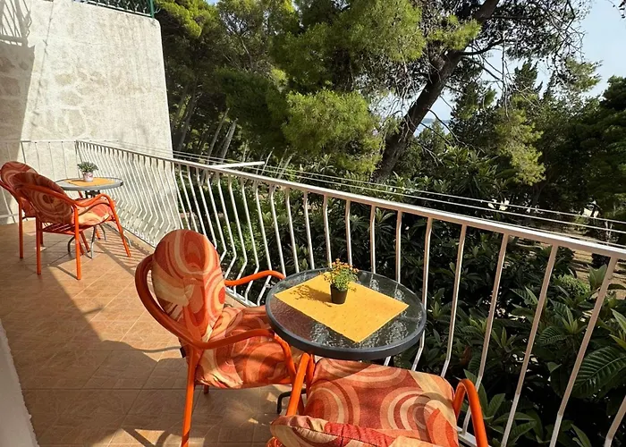 & Papa - Two Bedroom With Balcony And Partial Sea View Apartment *