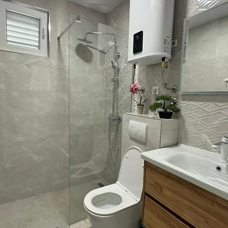 & Papa - Two Bedroom With Balcony And Partial Sea View Daire