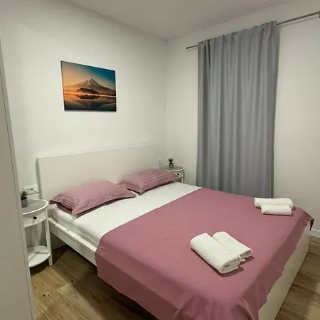 & Papa - Two Bedroom With Balcony And Partial Sea View Daire