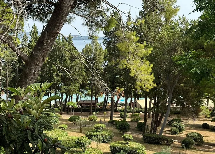 & Papa - Two Bedroom With Balcony And Partial Sea View 믈리니